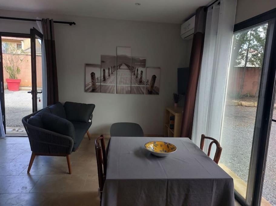 Villa Location Independante Au Coeur Des Alpilles Pour 2 Personnes Avec Jacuzzi à Aureille Extérieur photo